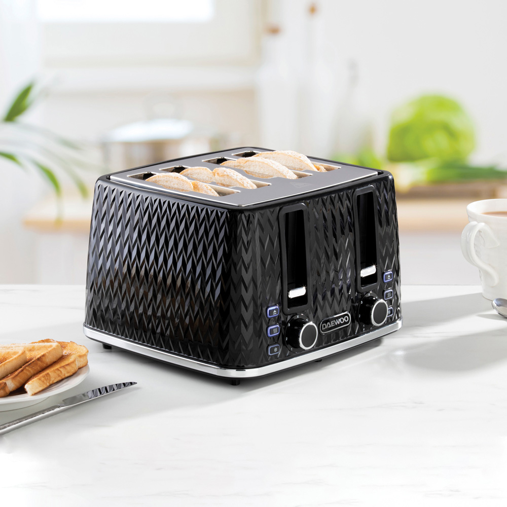 Daewoo Argyle Black 4 Slice Patterned Toaster Image 2