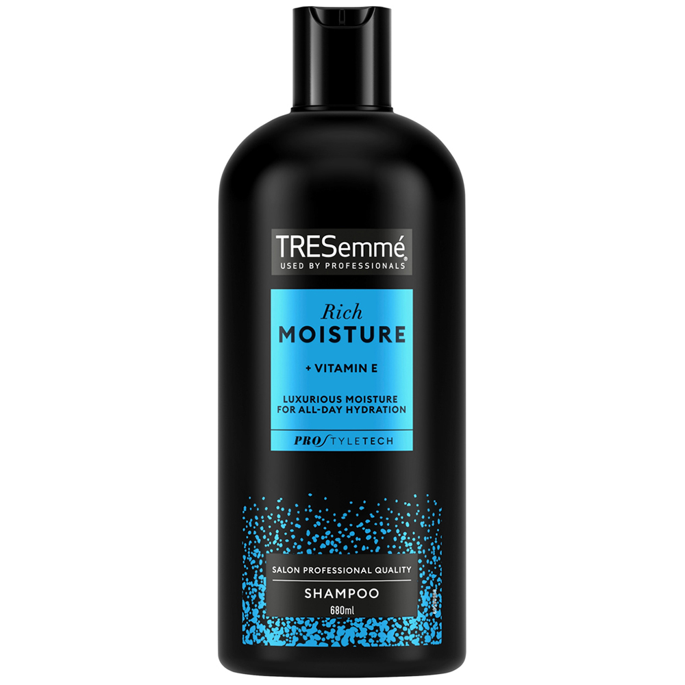 TRESemme Rich Moisture Shampoo 680ml Image 1
