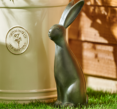 Garden ornaments cat box