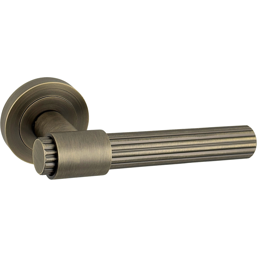 AXS Hardware Nevada Antique Brass Latch Door Handles on Rose 2 Pack Image 4