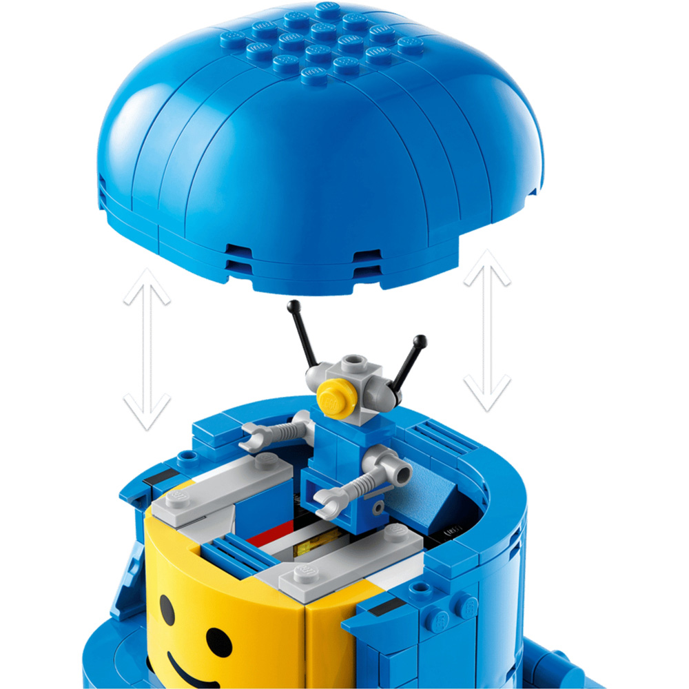 LEGO Space 40921 Up-Scaled Blue Astronaut Large Minifigure Building Set 793 Piece Image 6