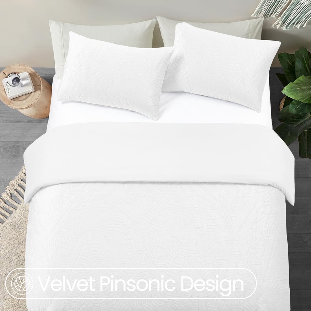 Velosso Single White Savannah Velvet Duvet Set Image 2