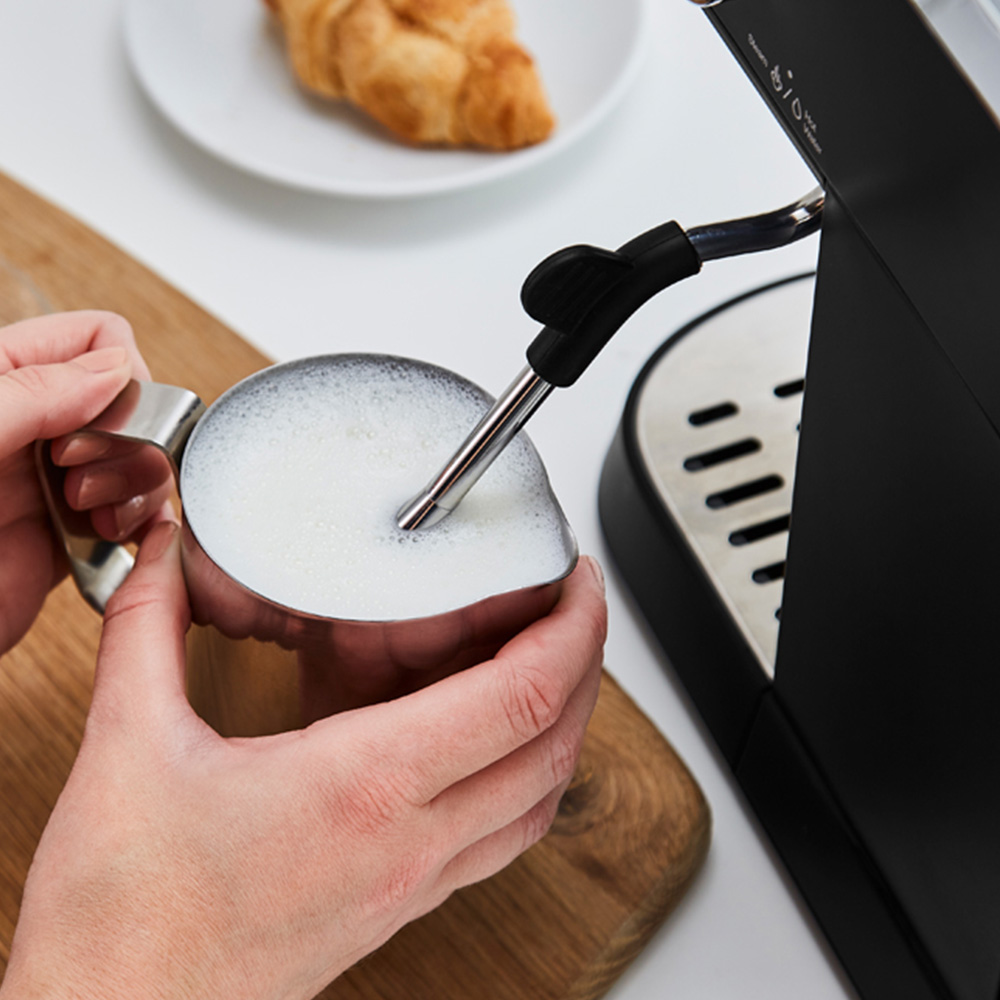 Morphy Richards Signature Black Coffee Machine Image 7