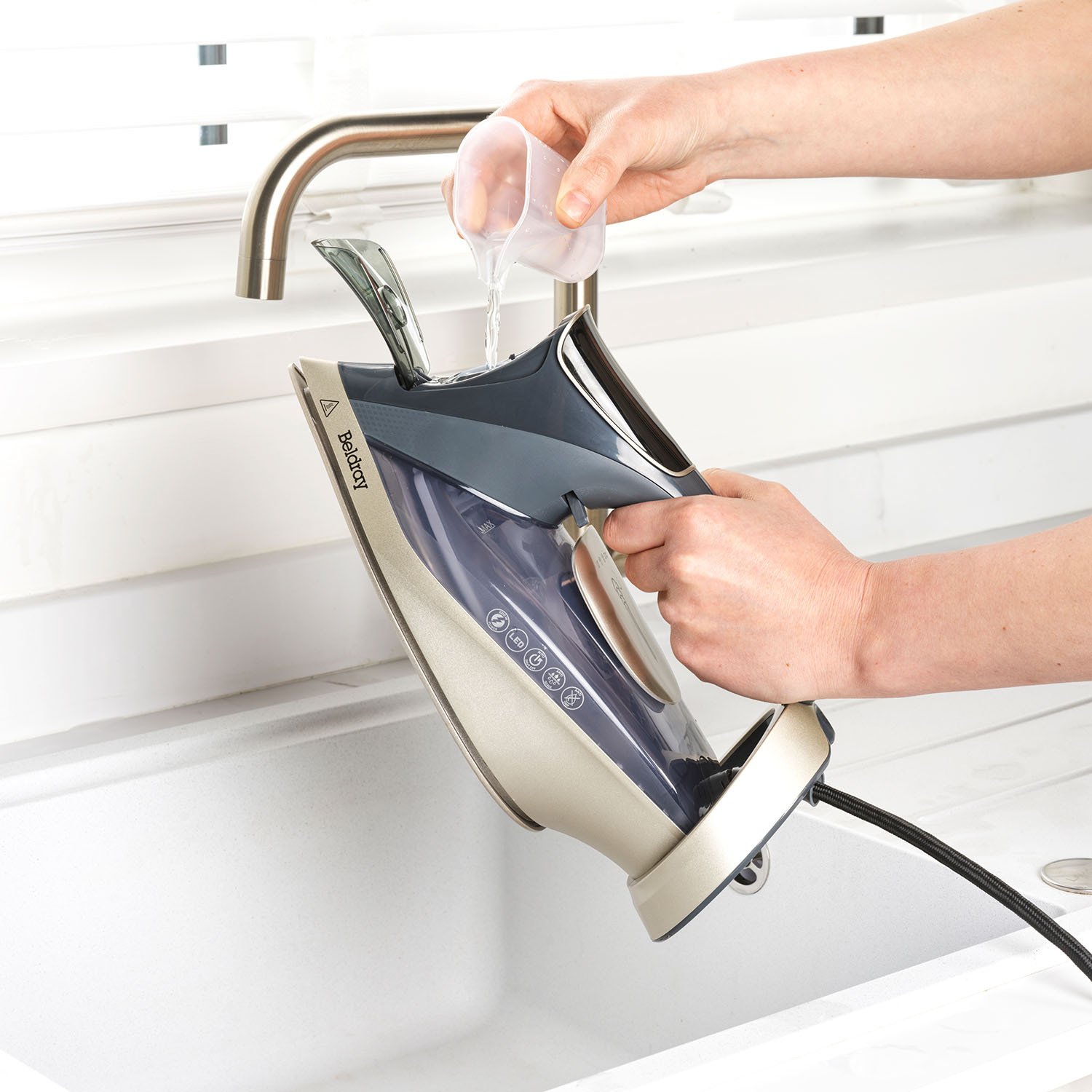 Beldray Digital Steam Iron 3200W - Black and Gold Image 7