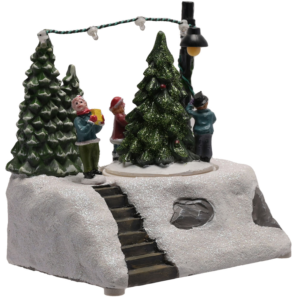 The Christmas Gift Co LED Snow Scene with Rotating Tree Image 4
