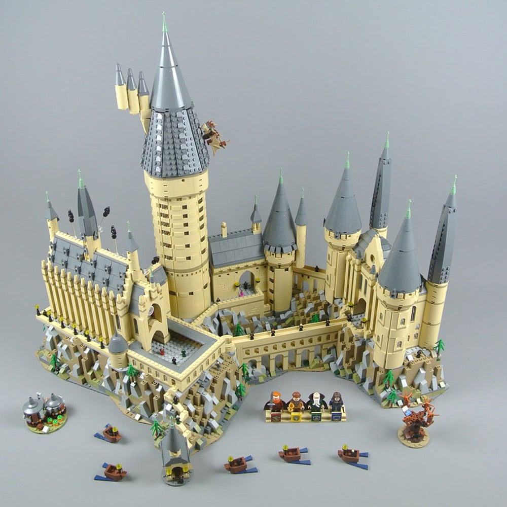 LEGO 71043 Harry Potter Hogwarts Castle Building Kit Image 2