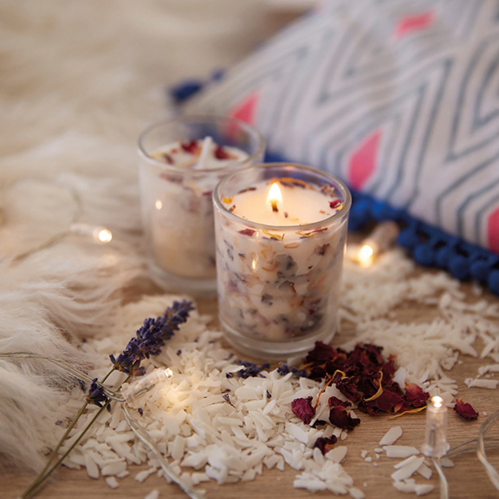 House of Crafts Multicoloured Dried Flower Soy Candle Making Craft Kit Image 2
