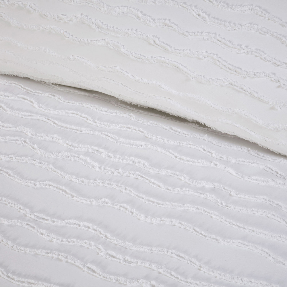 Marina Tufted Duvet Set - White / Superking Image 3