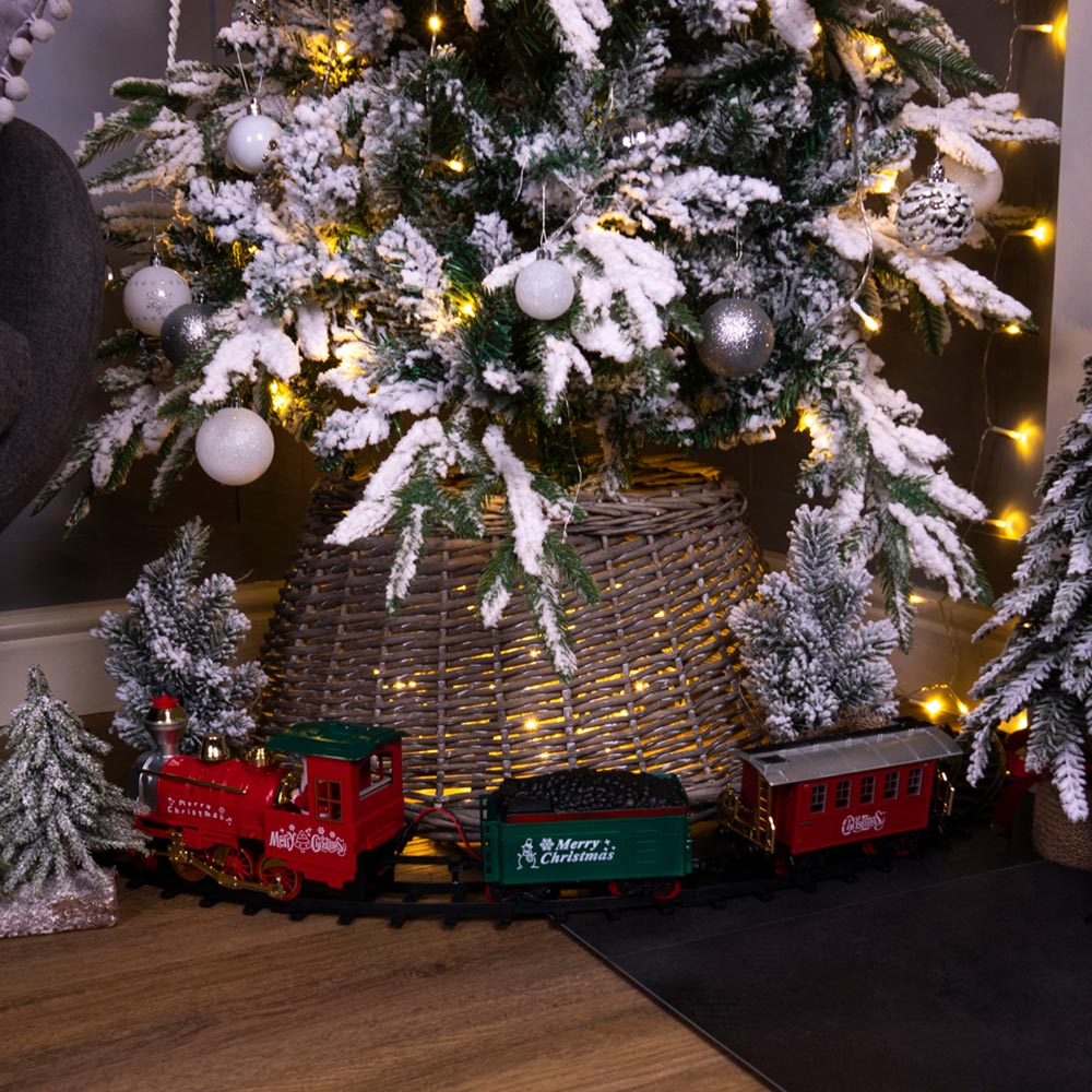 St Helens 2 Carriages Battery Operated Christmas Train Set Image 5