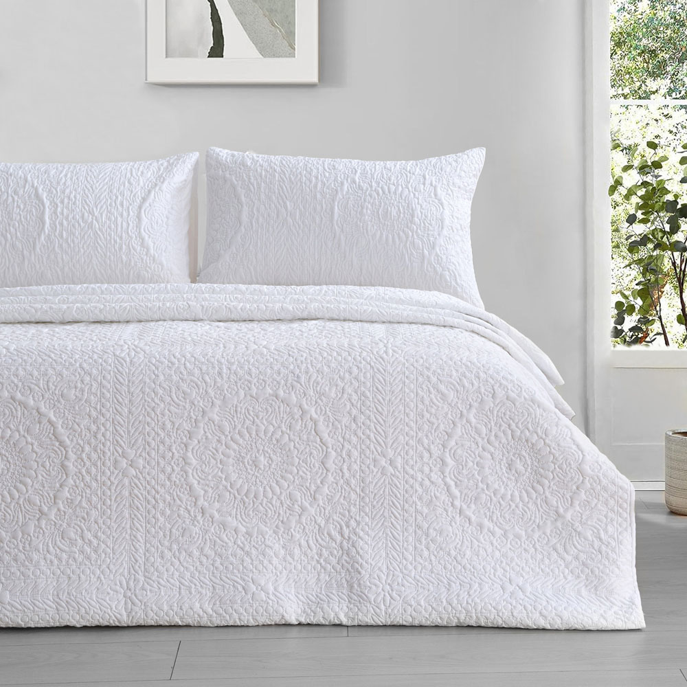 Velosso Winchester White Bedspread Set 235 x 235cm Image