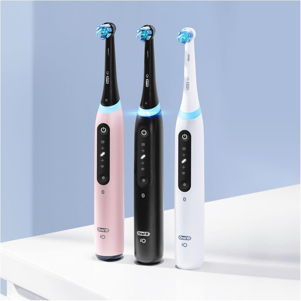 Oral-B Series iO5 Electric Toothbrush with A.I. App and Travel Case Image 5