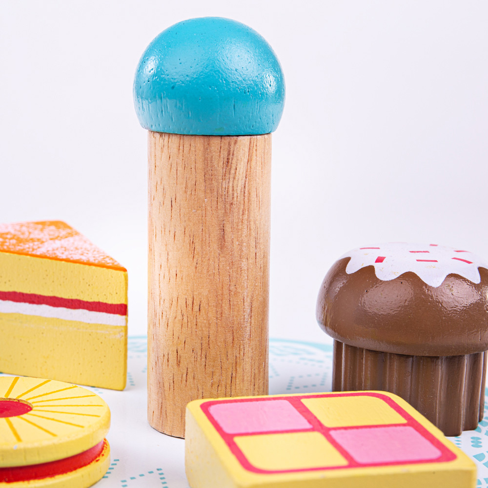 Bigjigs Toys Wooden Cakes and Stand Image 4