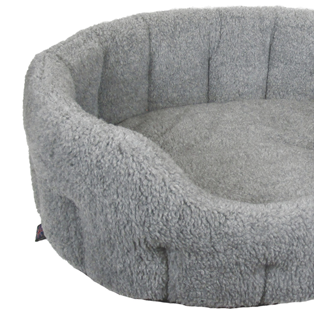 P&L XL Oval Sherpa Fleece Dog Bed Image 2
