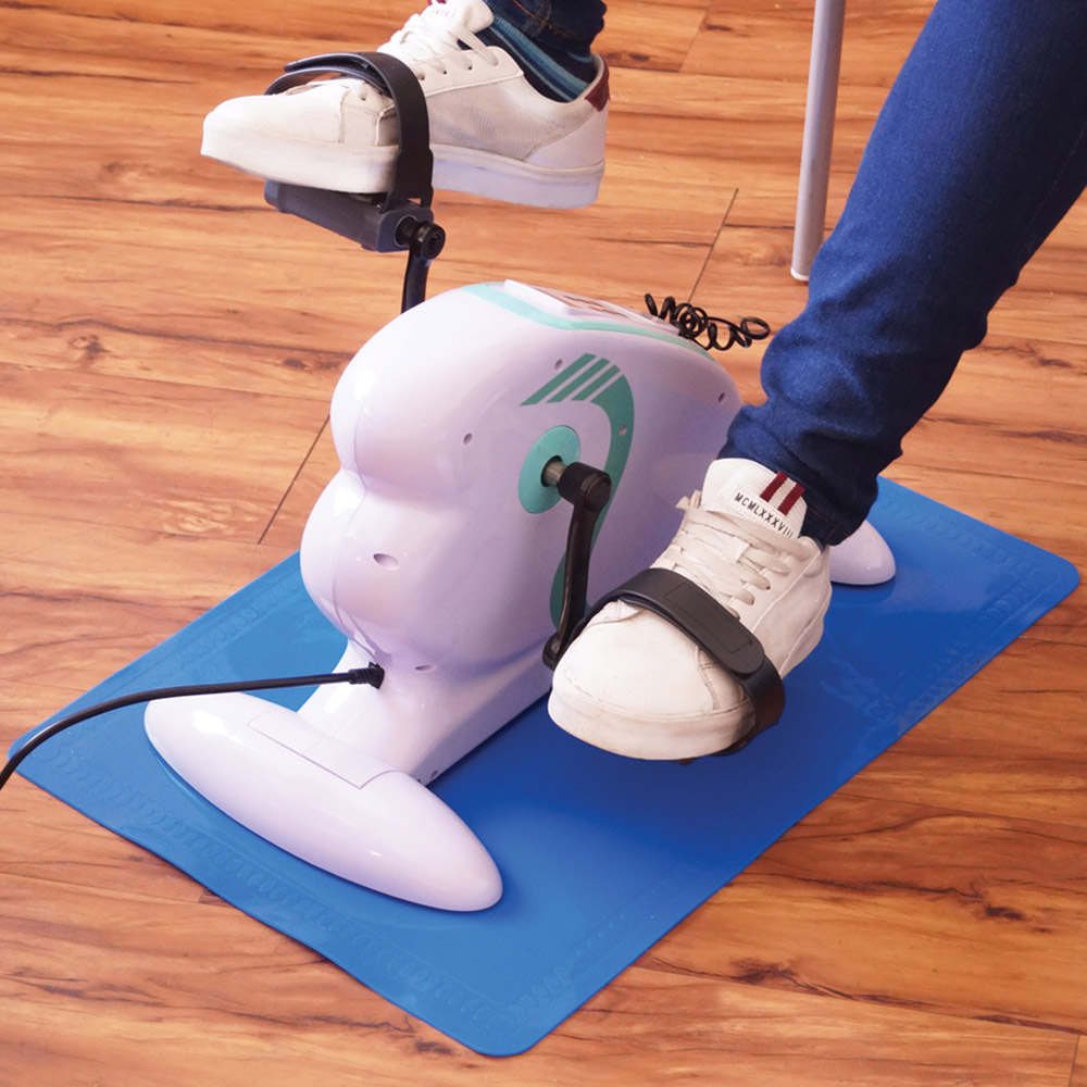 Aidapt Blue Non Slip Mat Large Image 2