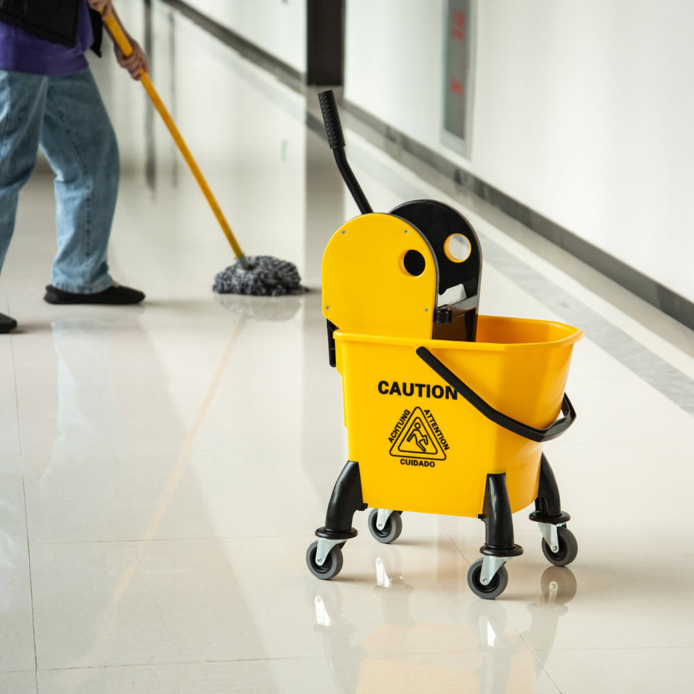 HOMCOM Yellow Mop Bucket and Water Wringer 26L Image 3