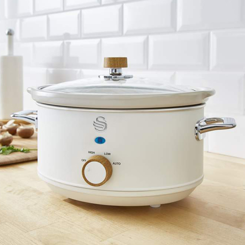 Swan SF17021WHTN Nordic White Slow Cooker 3.5L Image 2