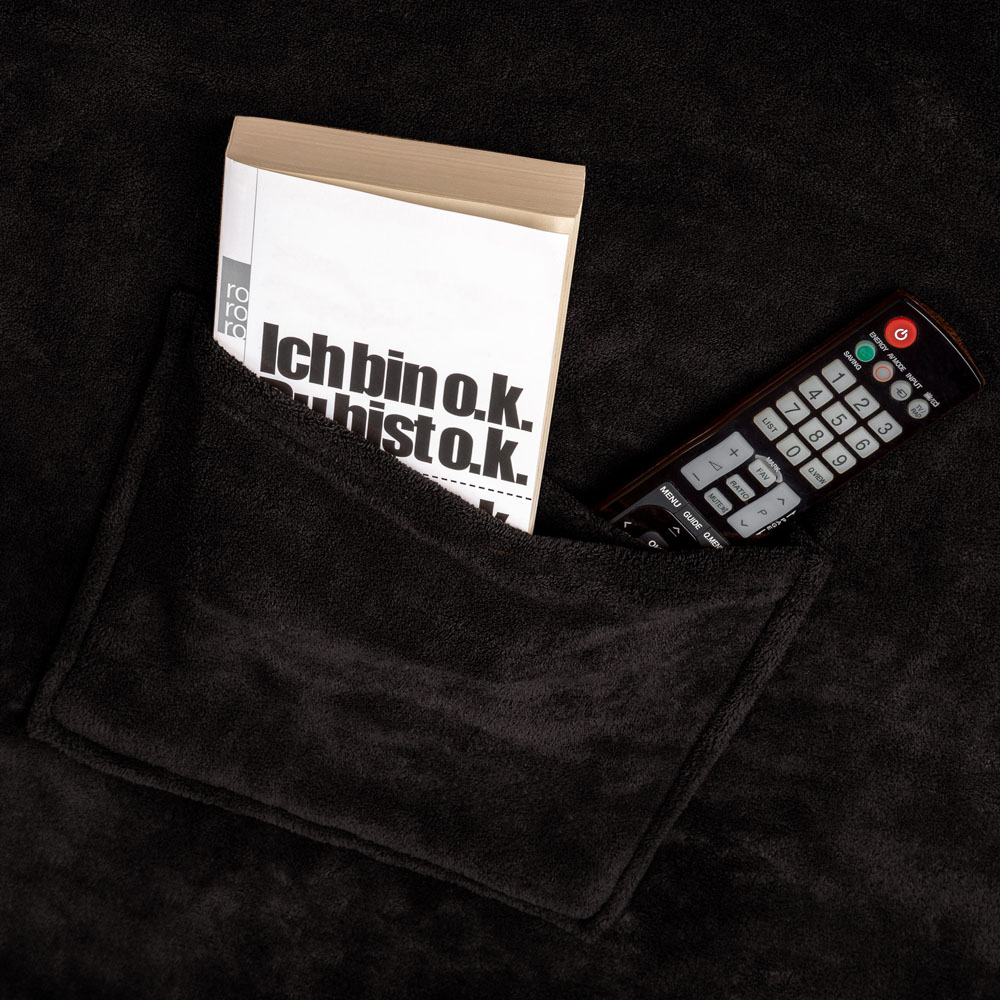 tectake Black Sleeved Blanket with Pocket 170 x 200cm 2 Pack Image 5