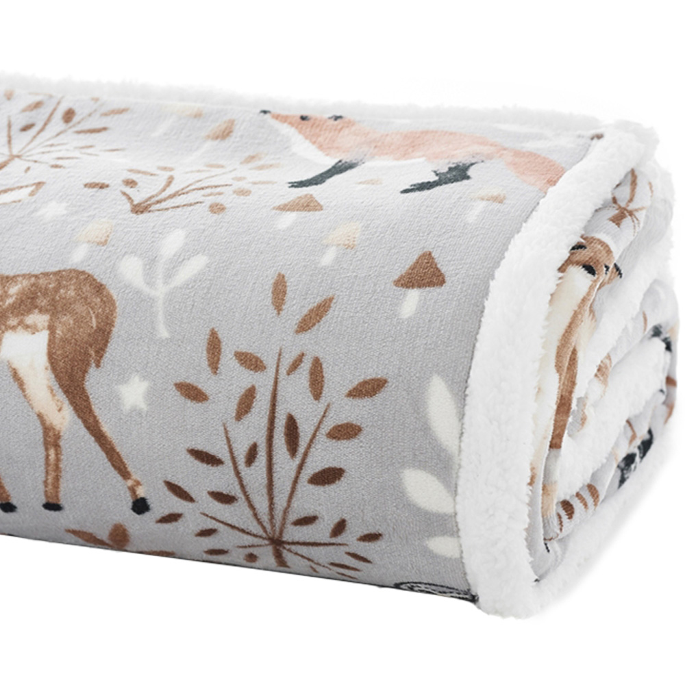 Deyongs Winter Wild Life Sherpa Fleece Throw 140 x 180cm Image 3