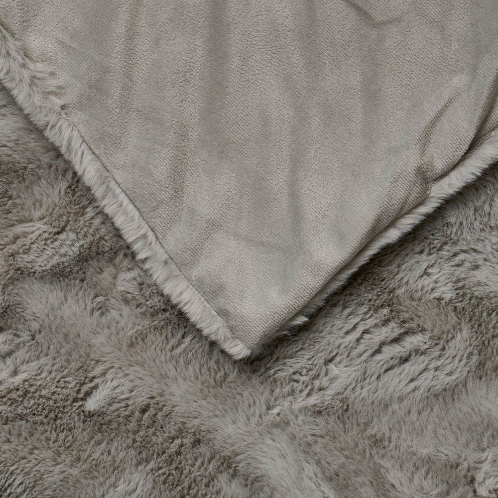 Wilko Grey Faux Fur Throw 130 x 170cm Image 3