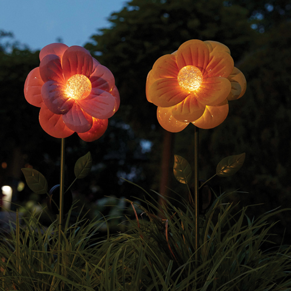 Luxform Global Anemone Flower Solar Light Image 6