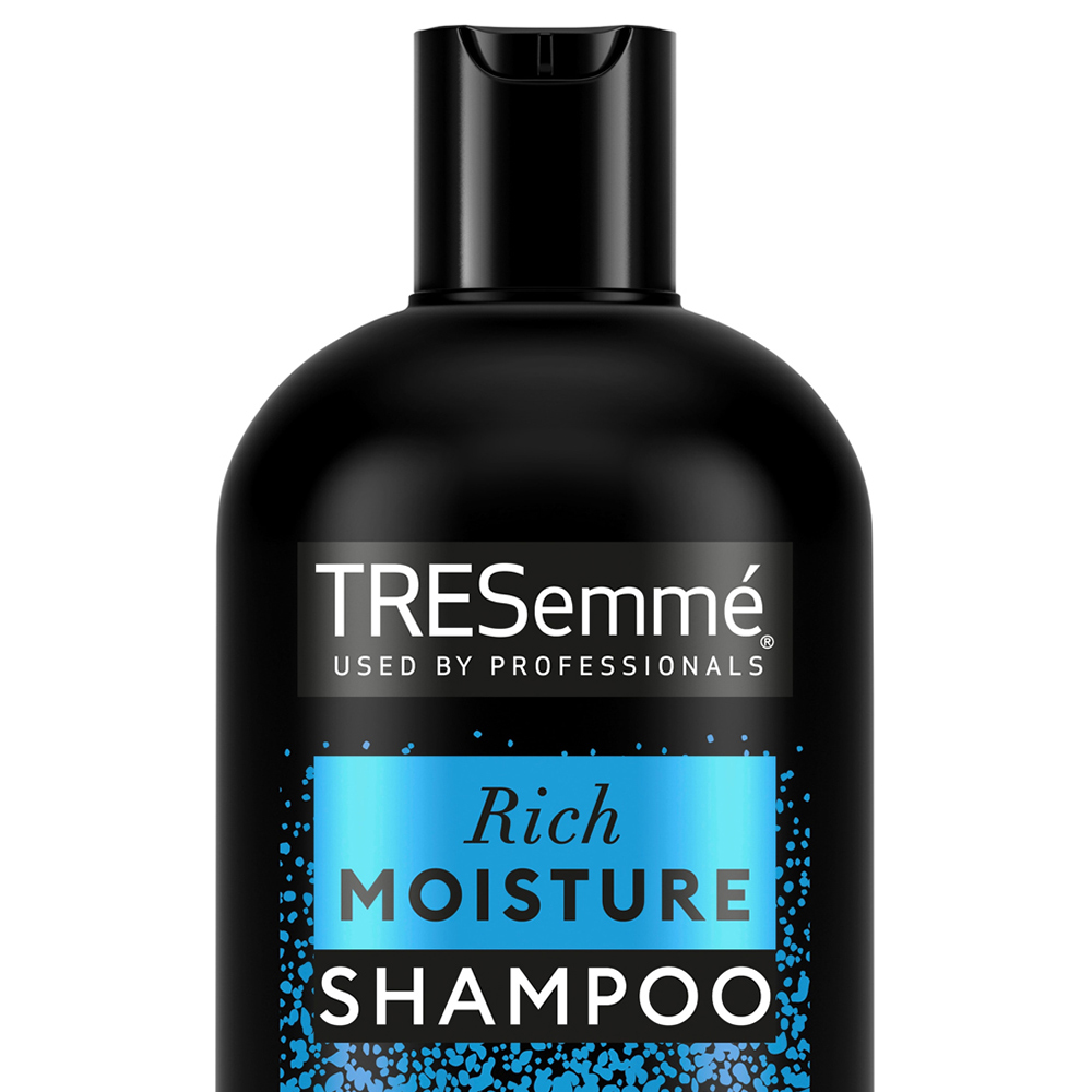 TRESemme Rich Moisture Shampoo 680ml Image 2
