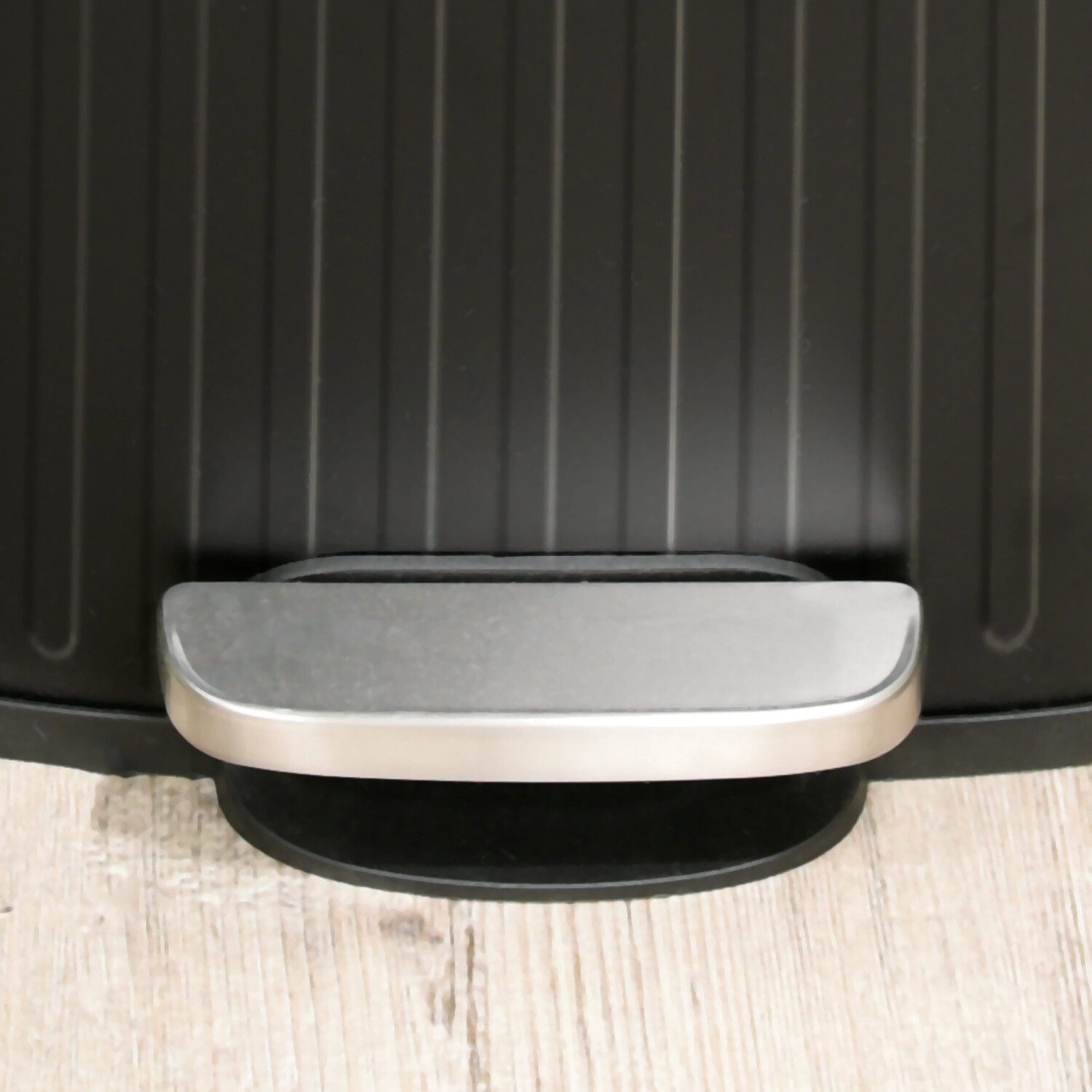 Living Solutions Ribbed Pedal Bin 30L Black Image 2