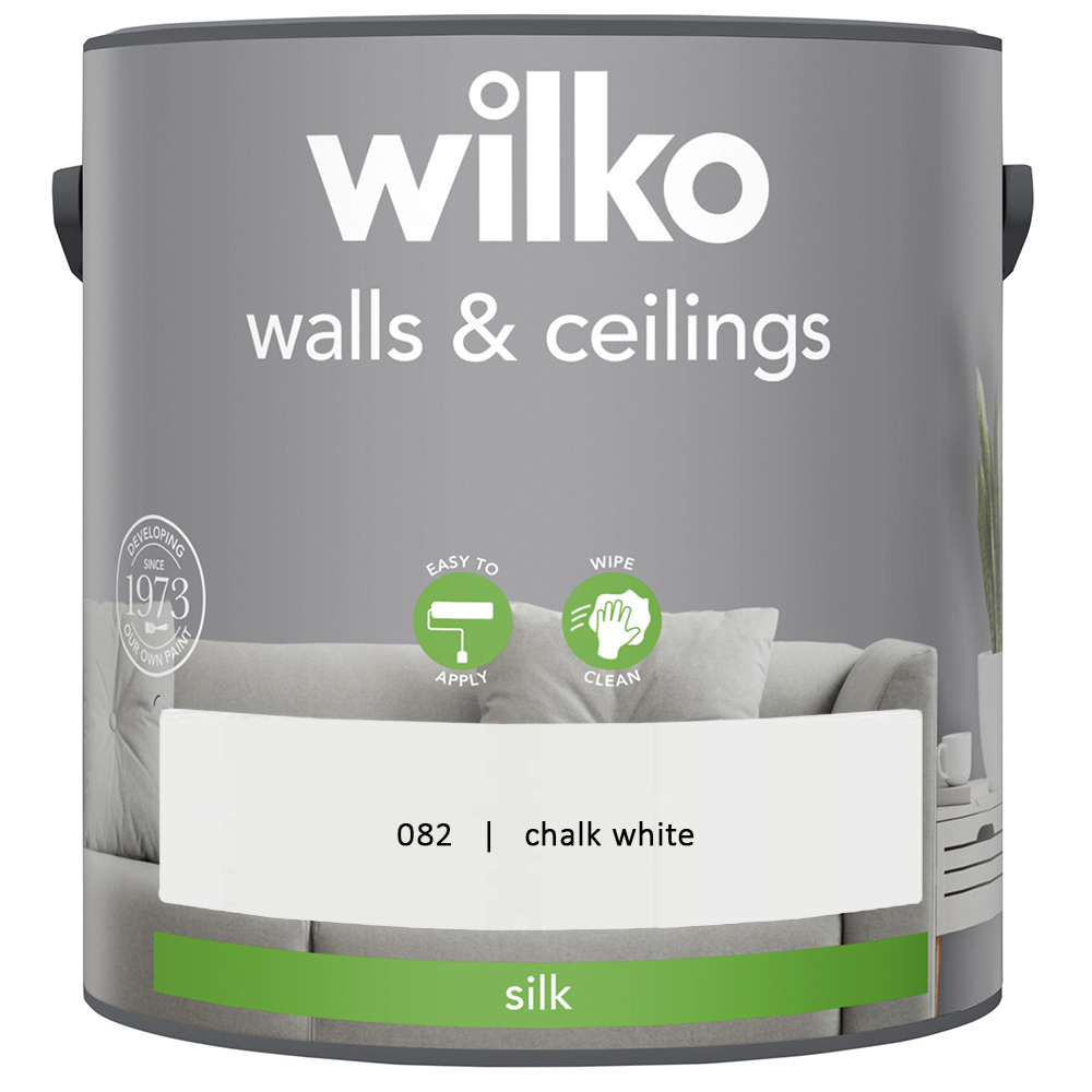 Wilko Walls & Ceilings Chalk White Silk Emulsion Paint 2.5L Image 2