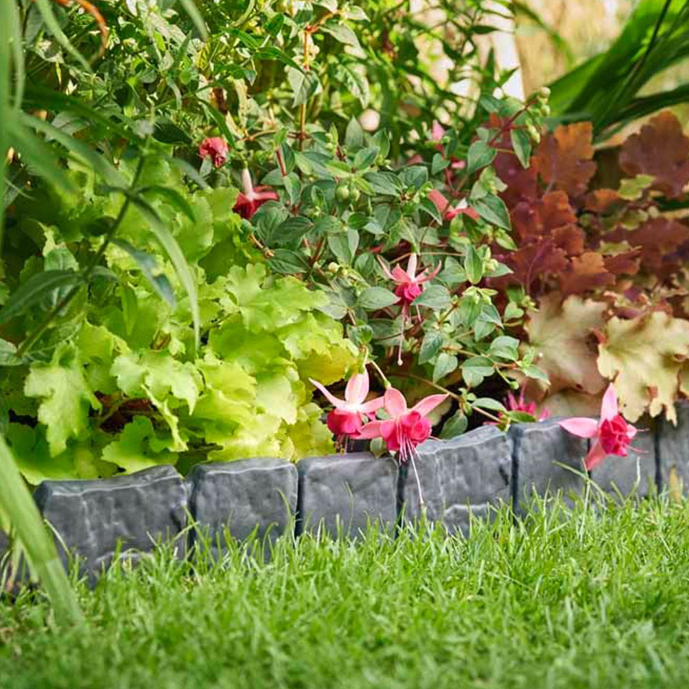 Wilko Cobble Effect Interlocking Lawn Edging 25 x 23.5cm 10 Pack Wilko