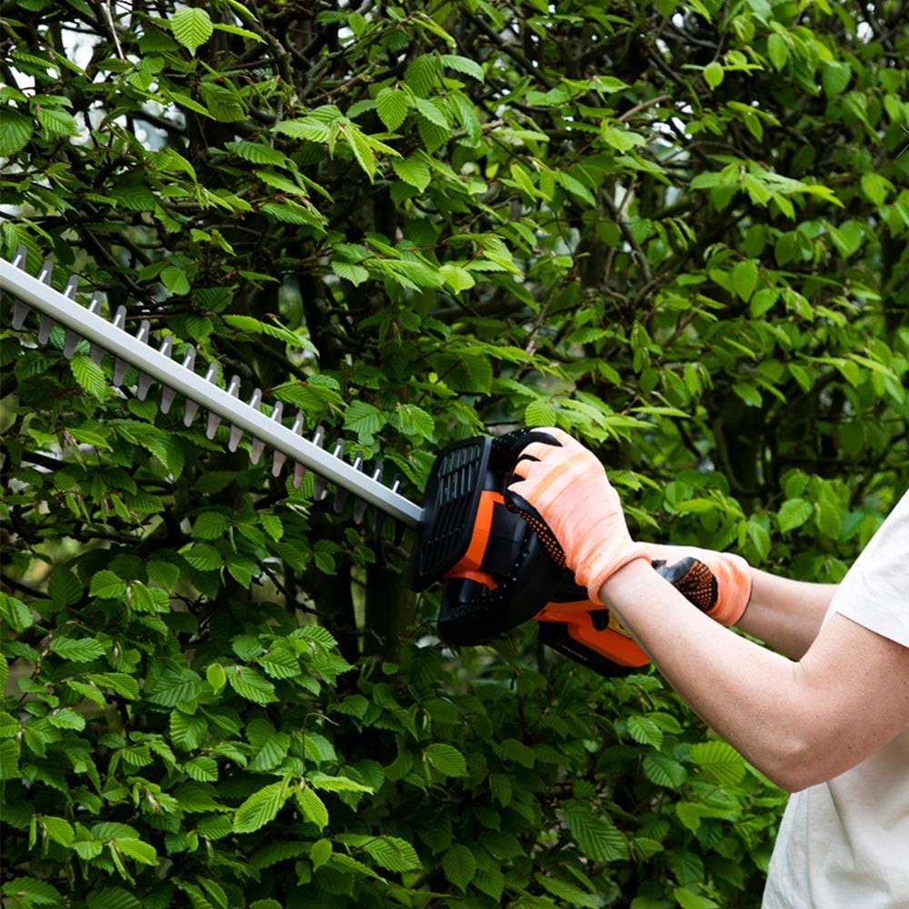 Yard Force LH C45 20V Cordless Hedge Trimmer Image 6