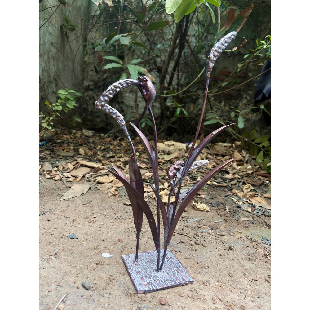 Inspirational Gifting Field Mice Cast Aluminium Garden Ornament Image 3