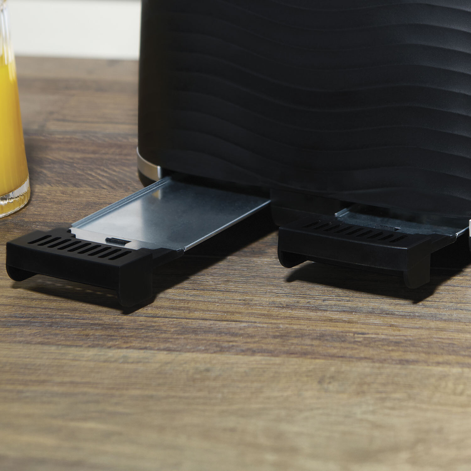 Revolve 4 Slot Toaster Black Image 8