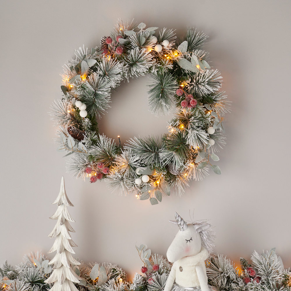 Wilko 60cm Flocked Wreath with Pre Lit Décor Image 8