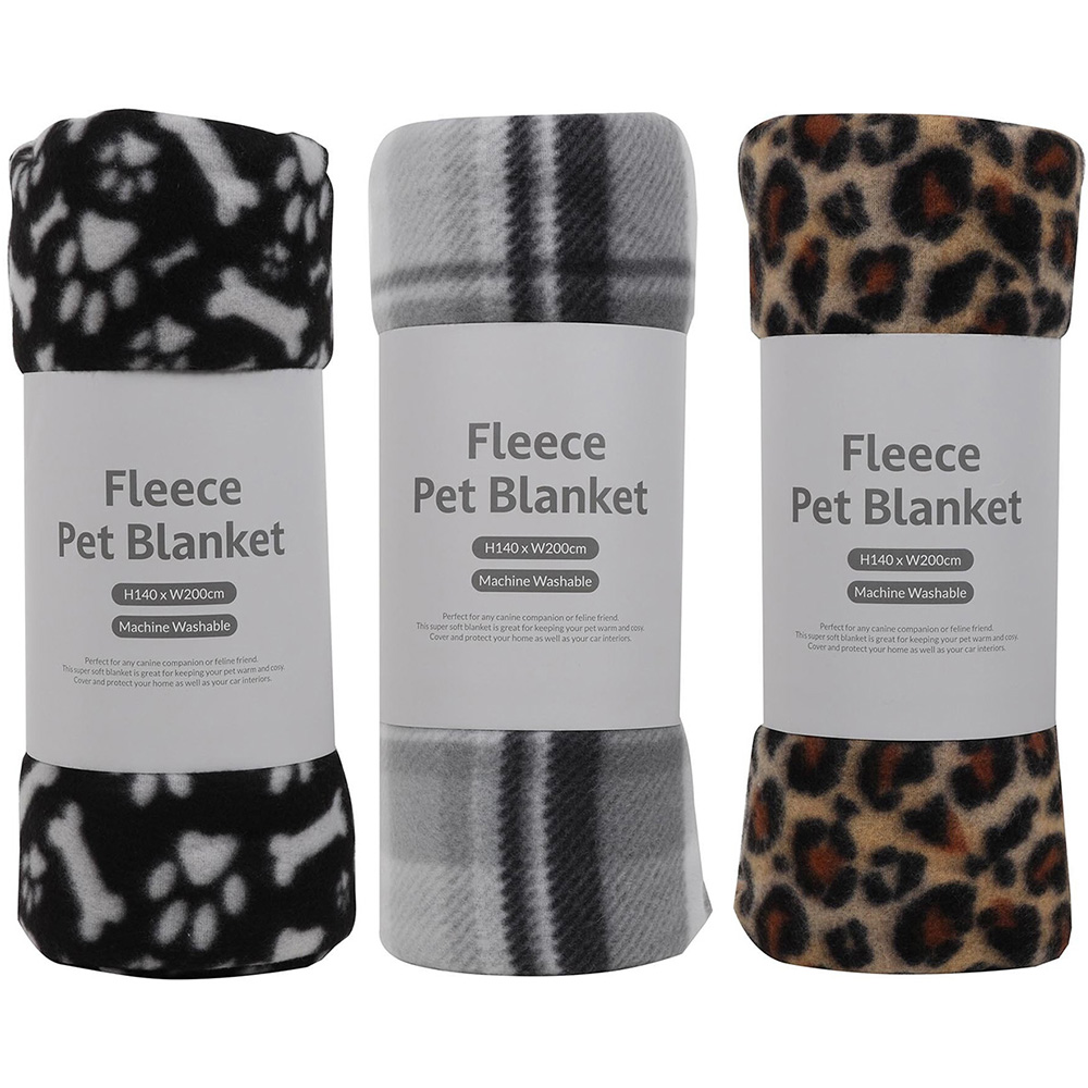 Single Large Fleece Pet Blanket in Assorted styles Image 1