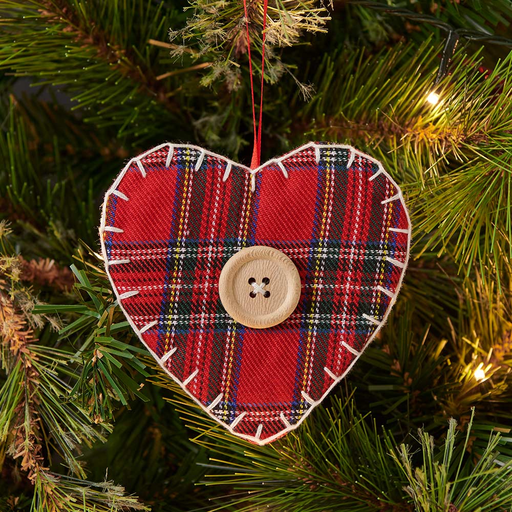 Wilko Winter Tartan Fabric Heart Decoration 6 Pack Image 6