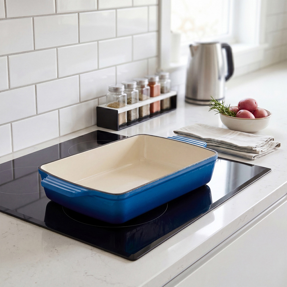 Living and Home 3L Blue Enamelled Rectangular Baking Dish Image 2