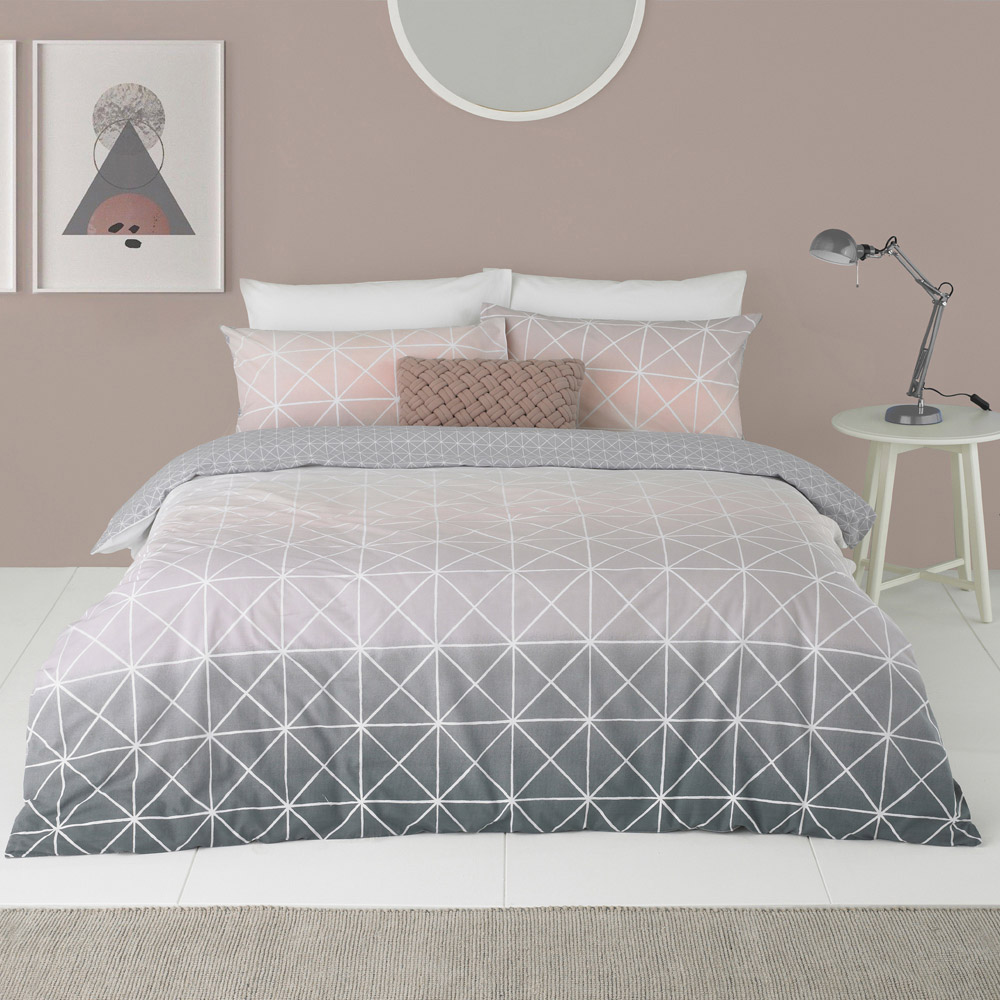 furn. Spectrum King Size Pink Duvet Set Image 1