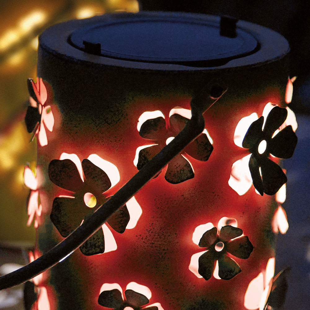 Luxform Red LED Garden Solar Daisy Flower Lantern Image 2