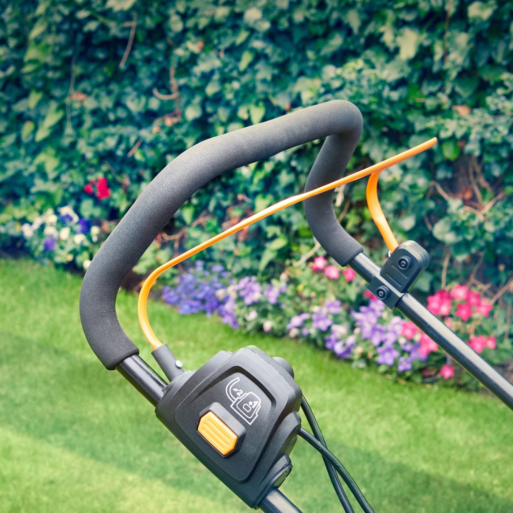 LawnMaster MEB1840M-01 1800W Hand Propelled 40cm Rotary Electric Lawn Mower Image 6