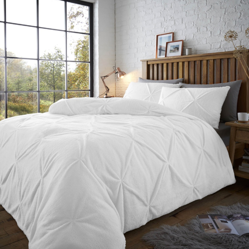 Smart Living Chiswick Single White Pintuck Duvet Set Image 1