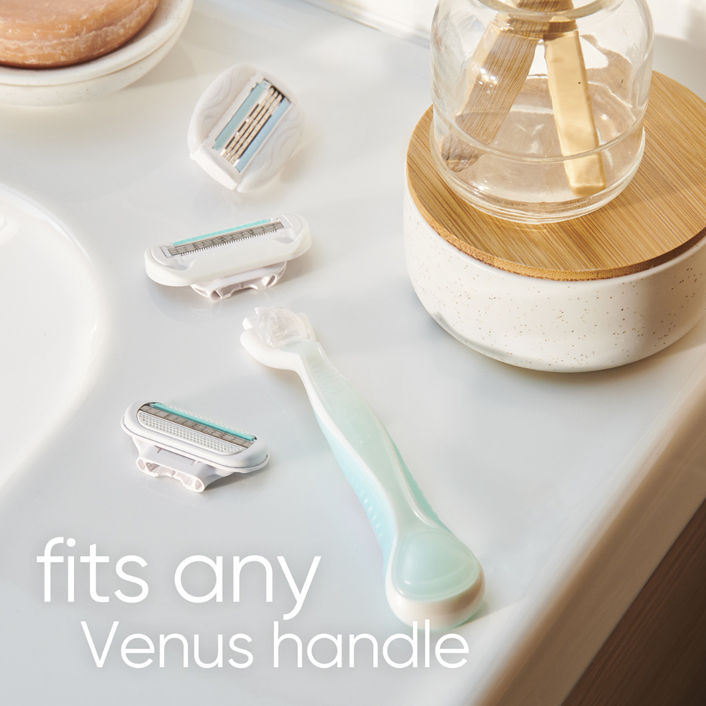 Venus Deluxe Smooth Sensitive Blades 3 Pack Image 5