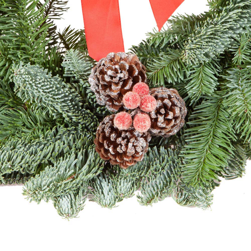 wilko Fresh Christmas Wreath with Frosted Pinecone and Berries 30cm Image 4
