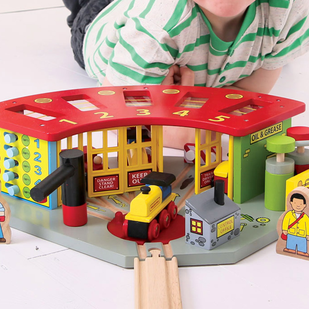 Big Jig Toys Rail 5 Way Engine Shed Image 4