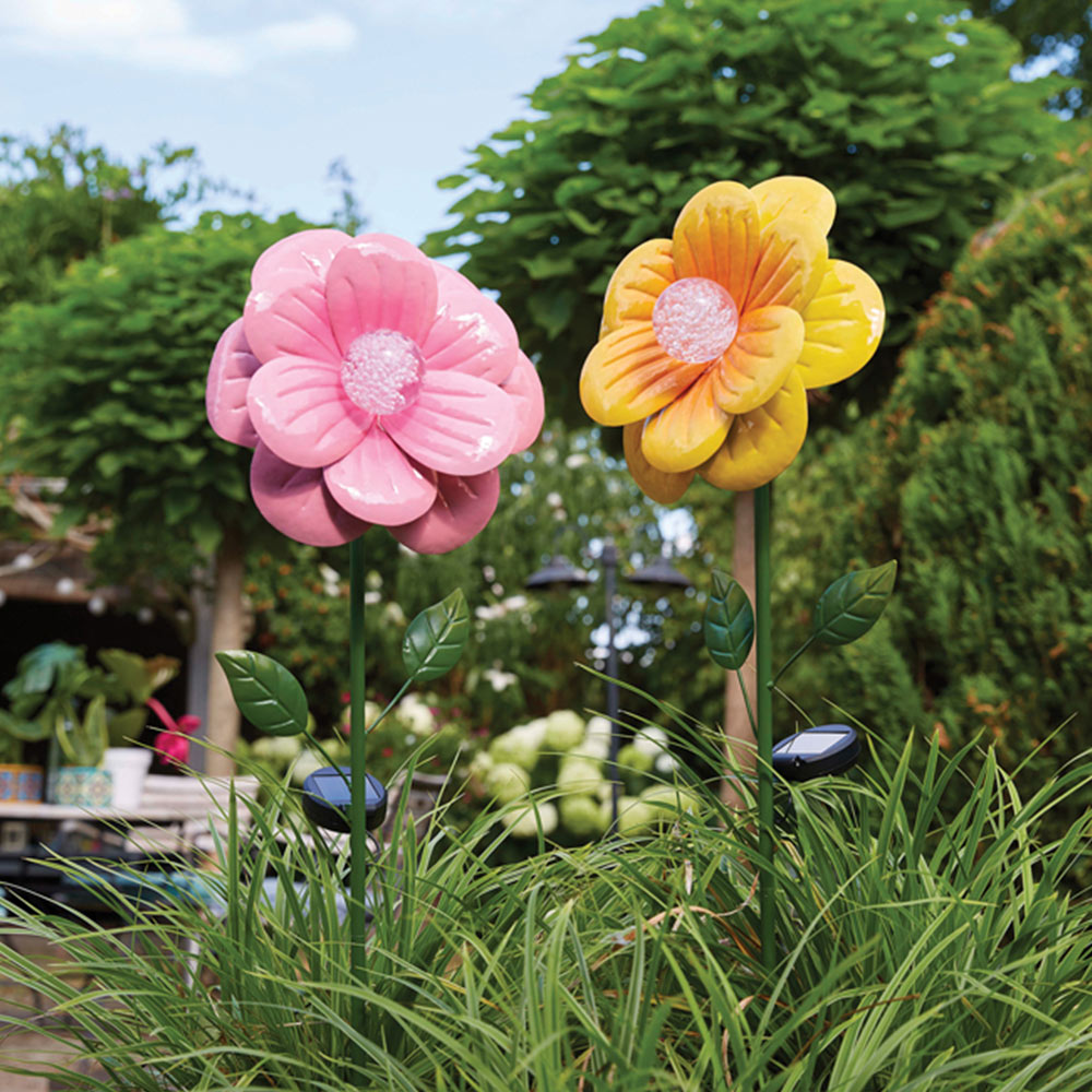 Luxform Global Anemone Flower Solar Light Image 2