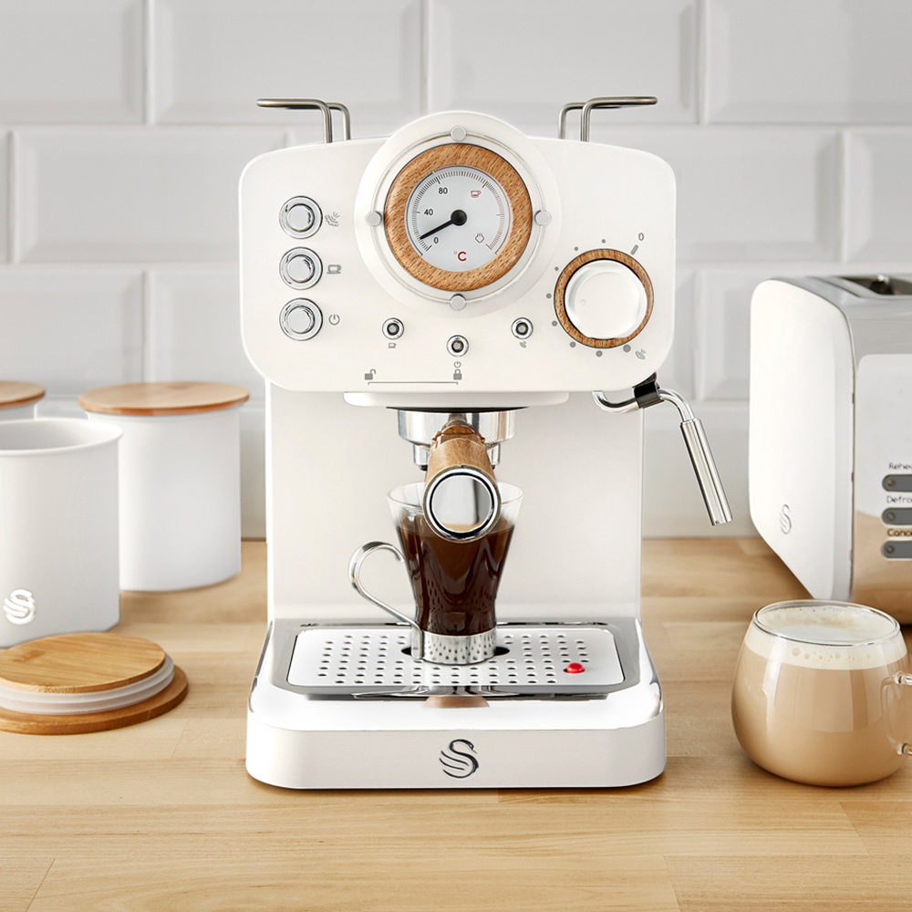 Swan SK22110WHTN Nordic White 1.2L Espresso Coffee Machine Image 2