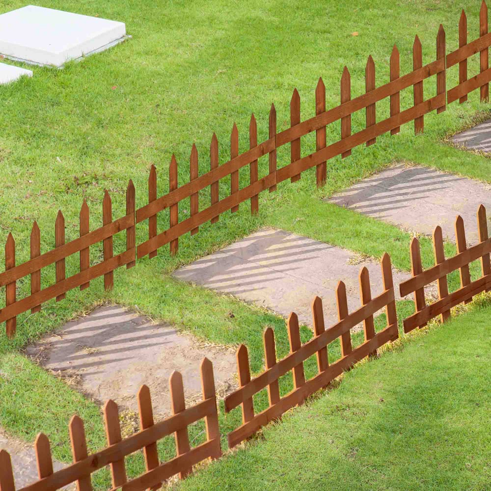 Outsunny Pack of 12 Wooden Border Fences Image 2