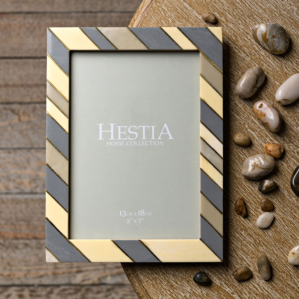 Hestia Marble Resin Photo Frame with Brass Inlay 5 x 7inch Image 3