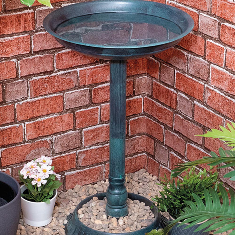 St Helens Standing Pedestal Bird Bath Image 3