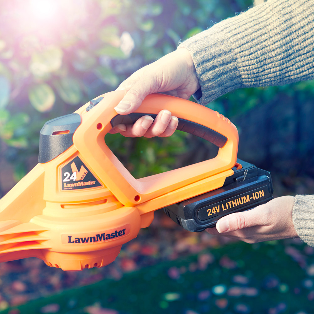 LawnMaster 24V Cordless Leaf Blower Image 3