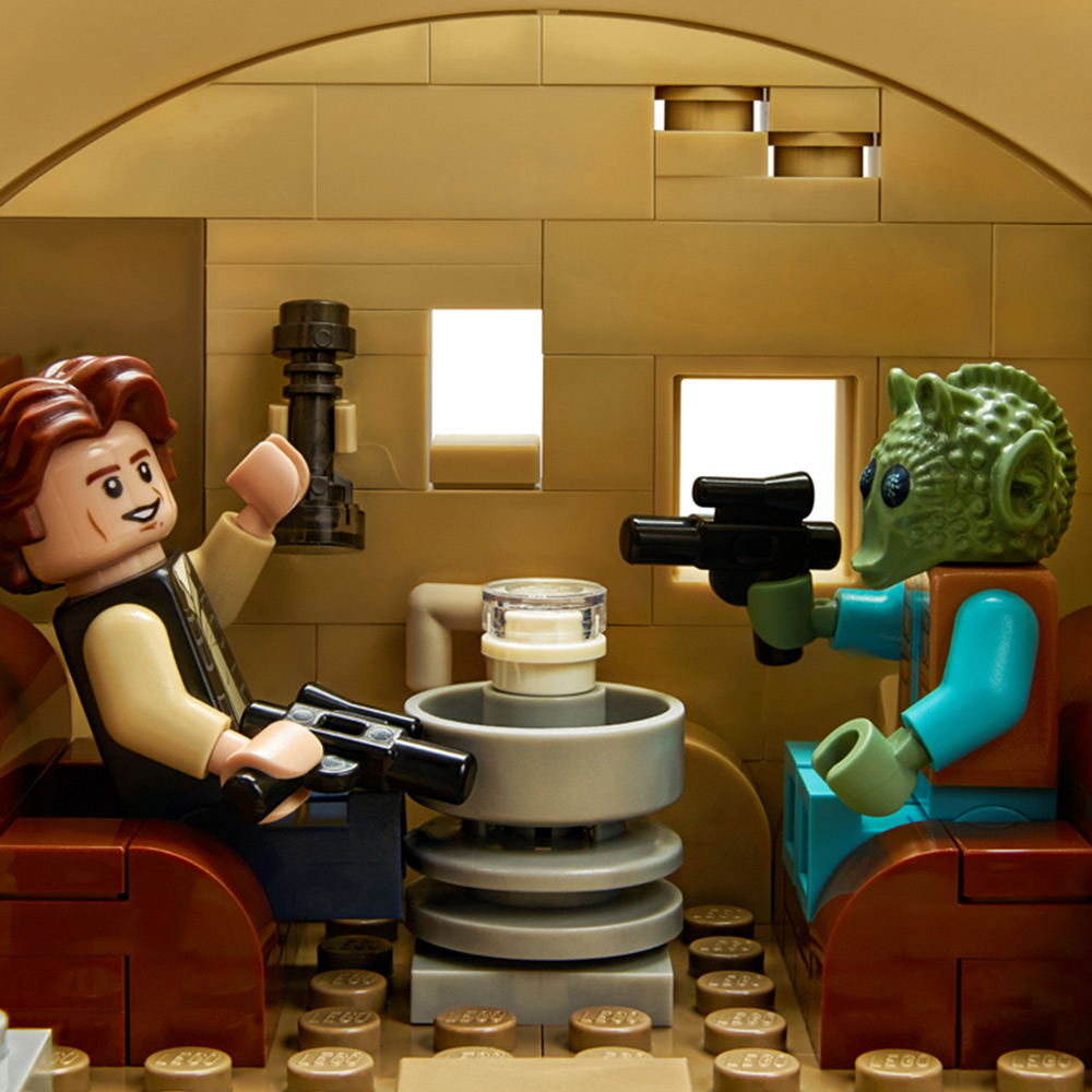 LEGO 75290 Star Wars Mos Eisley Cantina Image 8