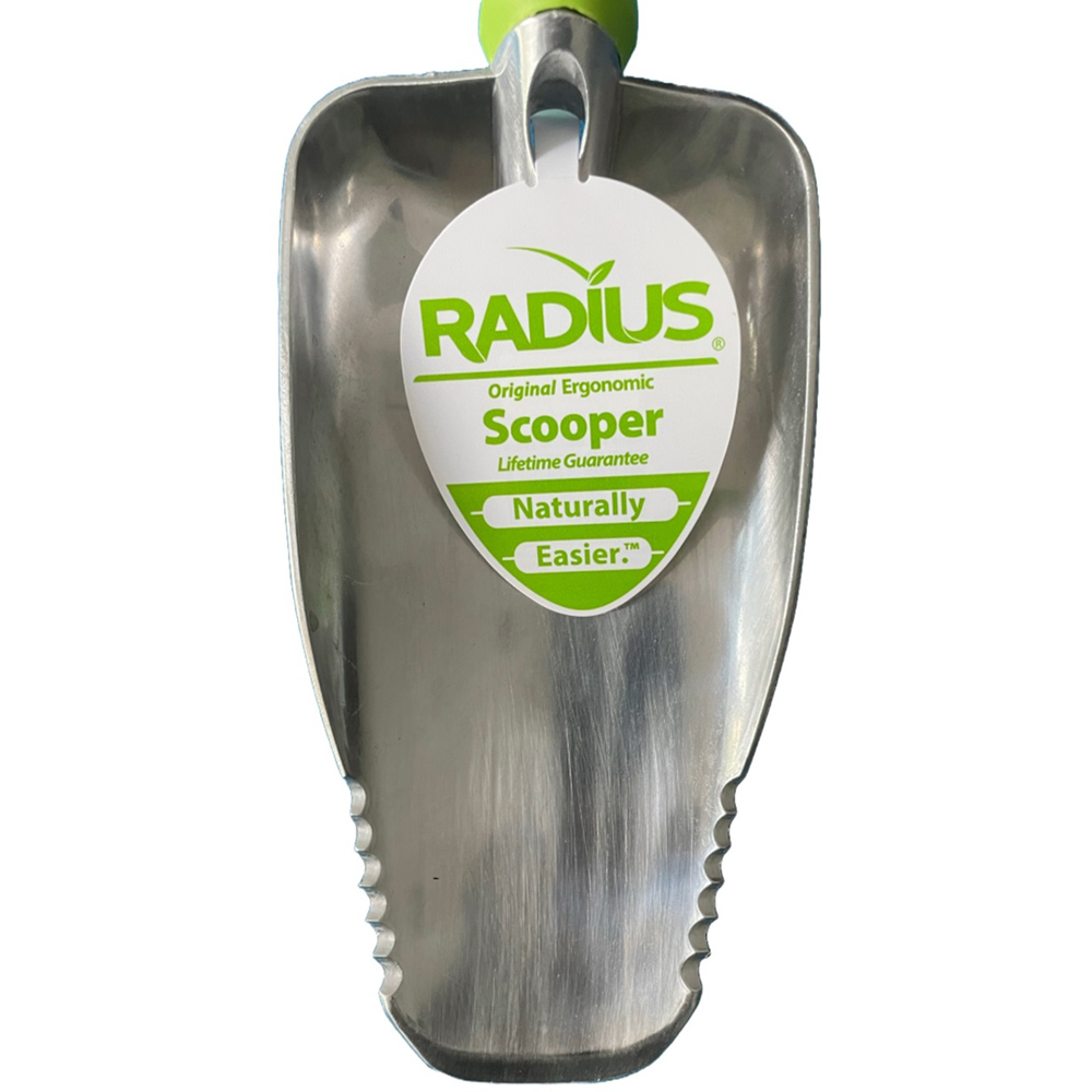 Radius Garden Ergonomic Scooper Image 3